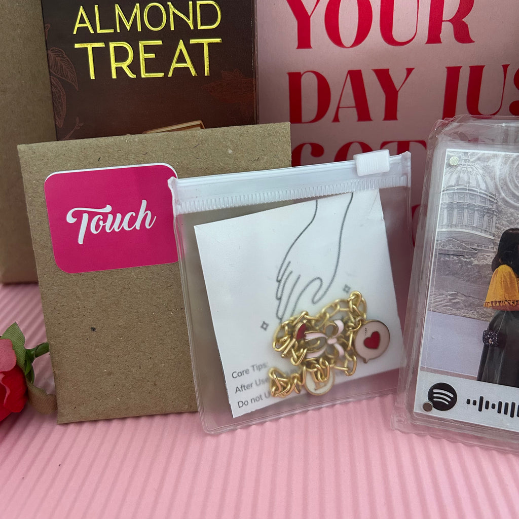 5 sense of love hamper